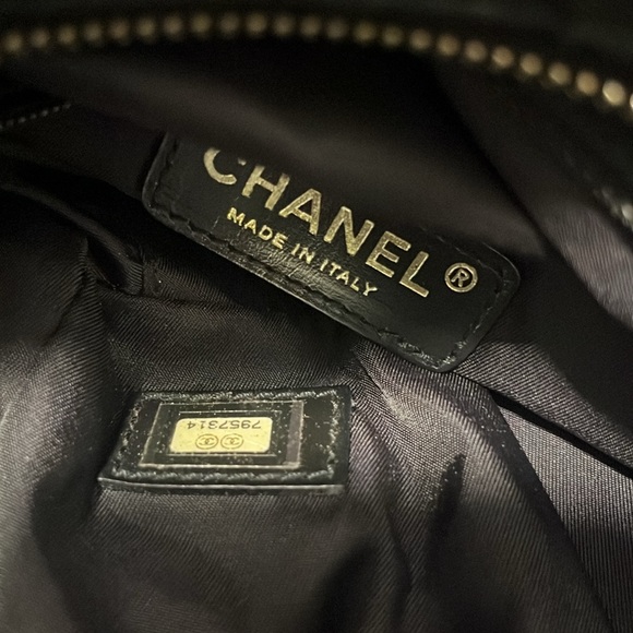 Authentic CHANEL GM Travel Line Tote Bag - Picture 2 of 9